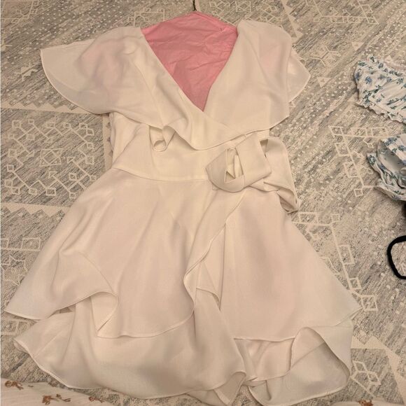 DO+BE white Romper - Picture 1 of 3